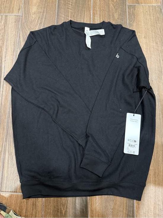 ALO Yoga Sweaters - NWT ALO Yoga Black Crewneck Sweater